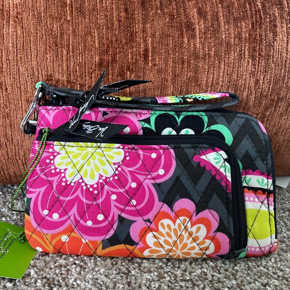 Vera Bradley Zip Zip Wristlet Ziggy Zinnia